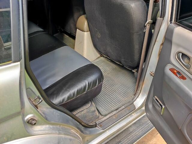 Серый Мицубиси Паджеро, объемом двигателя 3 л и пробегом 327 тыс. км за 7000 $, фото 1 на Automoto.ua