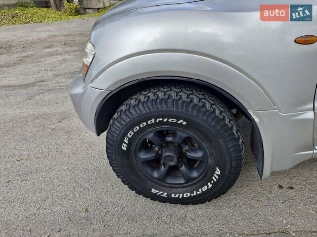 Сірий Міцубісі Паджеро, об'ємом двигуна 3.5 л та пробігом 266 тис. км за 6000 $, фото 6 на Automoto.ua
