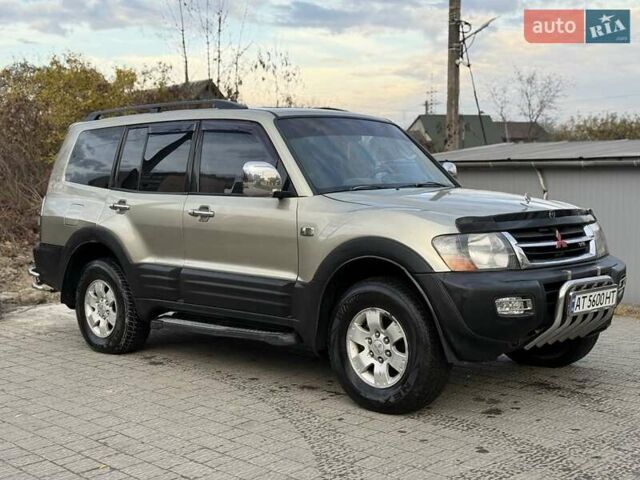 Серый Мицубиси Паджеро, объемом двигателя 3.5 л и пробегом 250 тыс. км за 6800 $, фото 1 на Automoto.ua