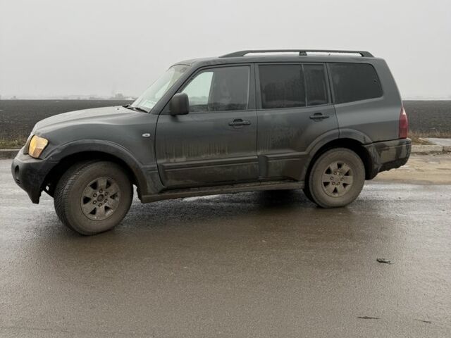 Серый Мицубиси Паджеро, объемом двигателя 3.2 л и пробегом 360 тыс. км за 3673 $, фото 1 на Automoto.ua