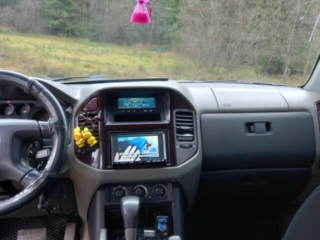 Сірий Міцубісі Паджеро, об'ємом двигуна 3.5 л та пробігом 316 тис. км за 7400 $, фото 5 на Automoto.ua