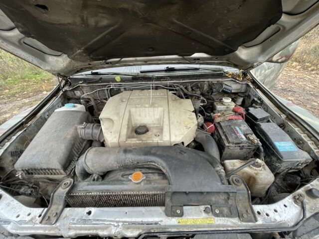 Серый Мицубиси Паджеро, объемом двигателя 3.2 л и пробегом 250 тыс. км за 4000 $, фото 9 на Automoto.ua