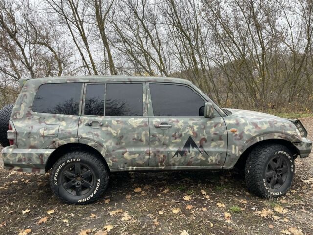 Серый Мицубиси Паджеро, объемом двигателя 3.2 л и пробегом 250 тыс. км за 4000 $, фото 2 на Automoto.ua