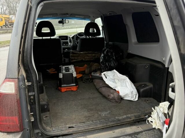 Серый Мицубиси Паджеро, объемом двигателя 3.2 л и пробегом 360 тыс. км за 3673 $, фото 5 на Automoto.ua