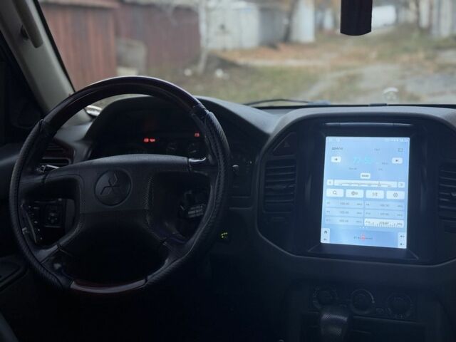 Серый Мицубиси Паджеро, объемом двигателя 3.5 л и пробегом 250 тыс. км за 6800 $, фото 7 на Automoto.ua