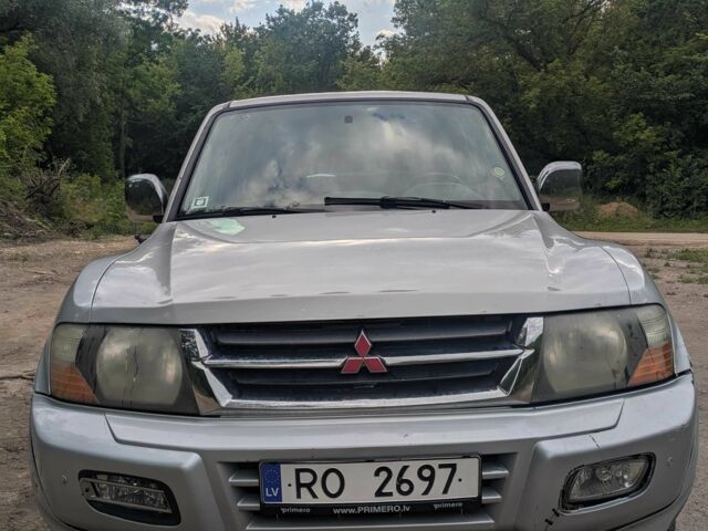 Сірий Міцубісі Паджеро, об'ємом двигуна 3.2 л та пробігом 398 тис. км за 2000 $, фото 13 на Automoto.ua