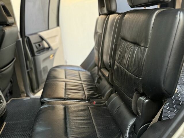 Серый Мицубиси Паджеро, объемом двигателя 3.5 л и пробегом 250 тыс. км за 6800 $, фото 5 на Automoto.ua