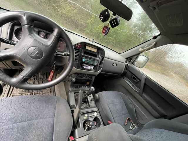 Серый Мицубиси Паджеро, объемом двигателя 3.2 л и пробегом 250 тыс. км за 4000 $, фото 7 на Automoto.ua