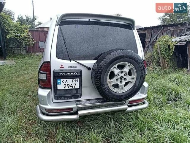 Сірий Міцубісі Паджеро, об'ємом двигуна 3.5 л та пробігом 318 тис. км за 5999 $, фото 1 на Automoto.ua