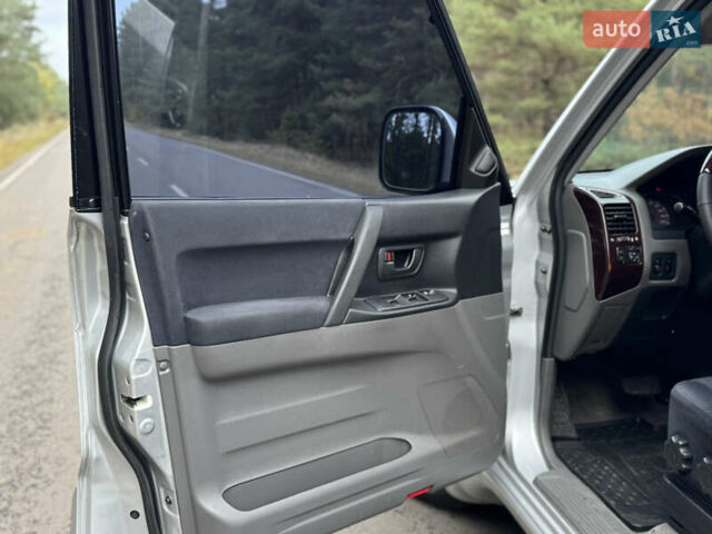 Мицубиси Паджеро 2002 в Луцке на Automoto.ua Серый Мицубиси Паджеро, объемом двигателя 3.2 л и пробегом 337 тыс. км за 8900 $, фото 11 на Automoto.ua