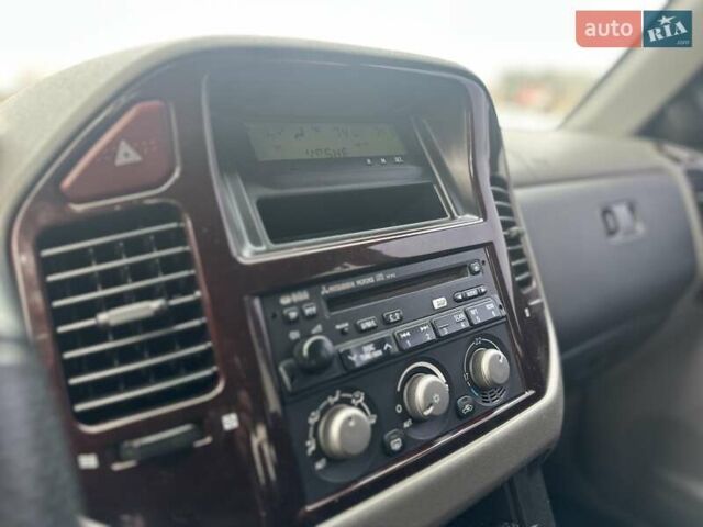Серый Мицубиси Паджеро, объемом двигателя 3.5 л и пробегом 299 тыс. км за 6700 $, фото 53 на Automoto.ua