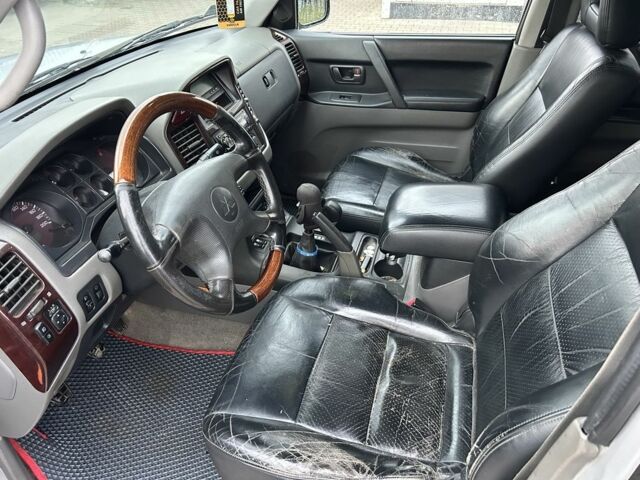 Сірий Міцубісі Паджеро, об'ємом двигуна 3.2 л та пробігом 400 тис. км за 3850 $, фото 8 на Automoto.ua