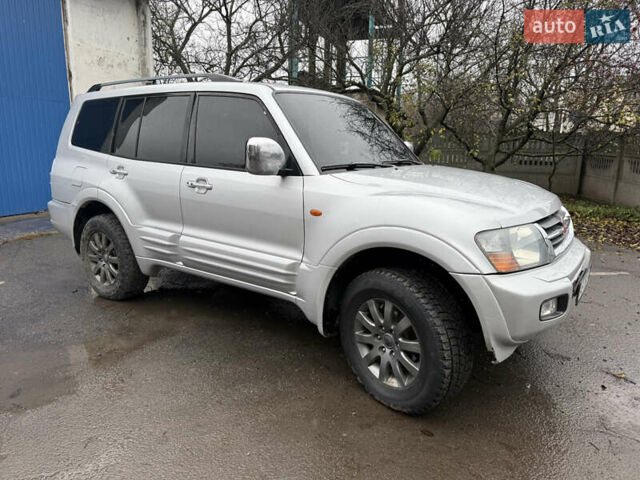 Сірий Міцубісі Паджеро, об'ємом двигуна 3.2 л та пробігом 354 тис. км за 8300 $, фото 3 на Automoto.ua