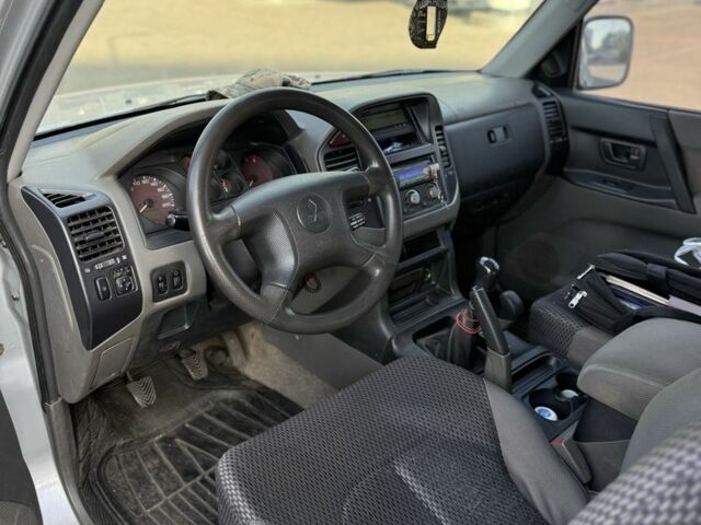 Сірий Міцубісі Паджеро, об'ємом двигуна 3.2 л та пробігом 126 тис. км за 4000 $, фото 4 на Automoto.ua