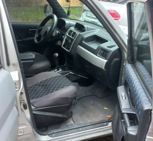 Сірий Міцубісі Паджеро, об'ємом двигуна 1.8 л та пробігом 146 тис. км за 4550 $, фото 10 на Automoto.ua