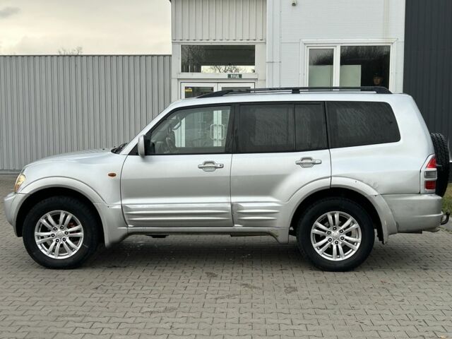 Сірий Міцубісі Паджеро, об'ємом двигуна 3.2 л та пробігом 400 тис. км за 3850 $, фото 1 на Automoto.ua