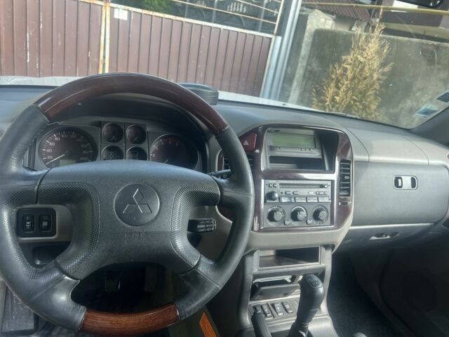 Серый Мицубиси Паджеро, объемом двигателя 3.2 л и пробегом 320 тыс. км за 5804 $, фото 1 на Automoto.ua