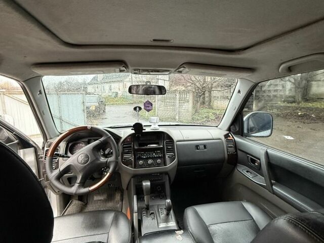 Серый Мицубиси Паджеро, объемом двигателя 3.2 л и пробегом 354 тыс. км за 8300 $, фото 7 на Automoto.ua