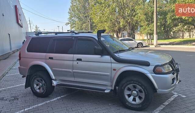 Серый Мицубиси Паджеро, объемом двигателя 2.97 л и пробегом 319 тыс. км за 7600 $, фото 1 на Automoto.ua