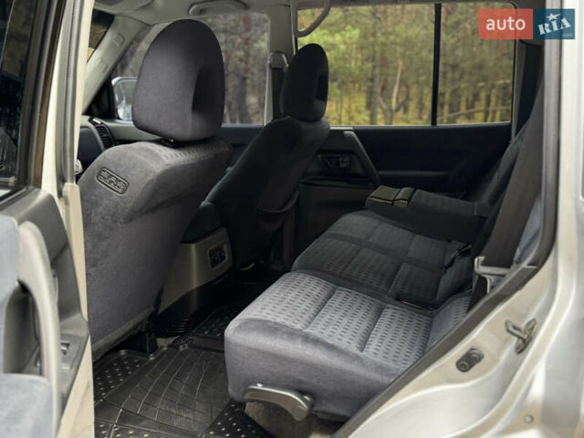 Мицубиси Паджеро 2002 в Луцке на Automoto.ua Серый Мицубиси Паджеро, объемом двигателя 3.2 л и пробегом 337 тыс. км за 8900 $, фото 12 на Automoto.ua