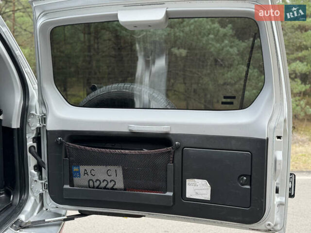 Мицубиси Паджеро 2002 в Луцке на Automoto.ua Серый Мицубиси Паджеро, объемом двигателя 3.2 л и пробегом 337 тыс. км за 8900 $, фото 19 на Automoto.ua