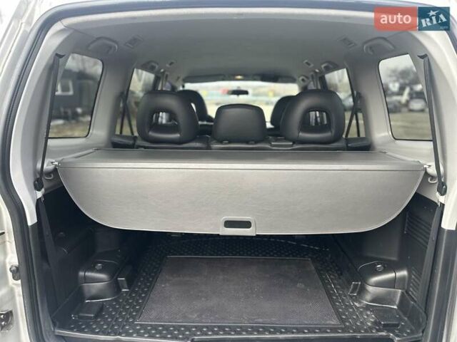 Серый Мицубиси Паджеро, объемом двигателя 3.5 л и пробегом 299 тыс. км за 6700 $, фото 36 на Automoto.ua