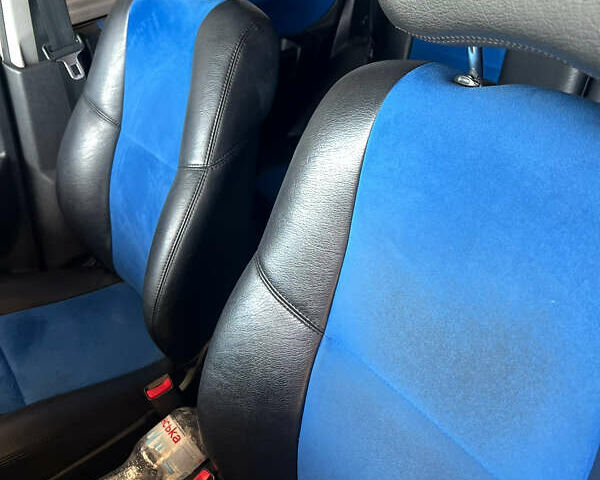 Серый Мицубиси Паджеро, объемом двигателя 1.8 л и пробегом 115 тыс. км за 6000 $, фото 11 на Automoto.ua