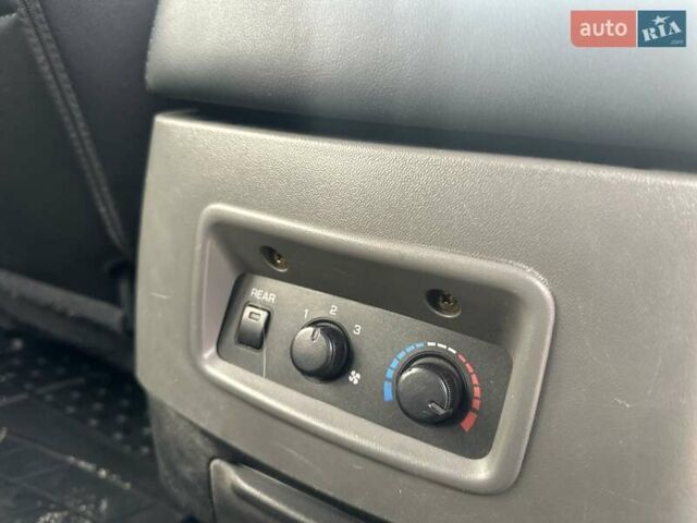 Серый Мицубиси Паджеро, объемом двигателя 3.5 л и пробегом 299 тыс. км за 6700 $, фото 23 на Automoto.ua