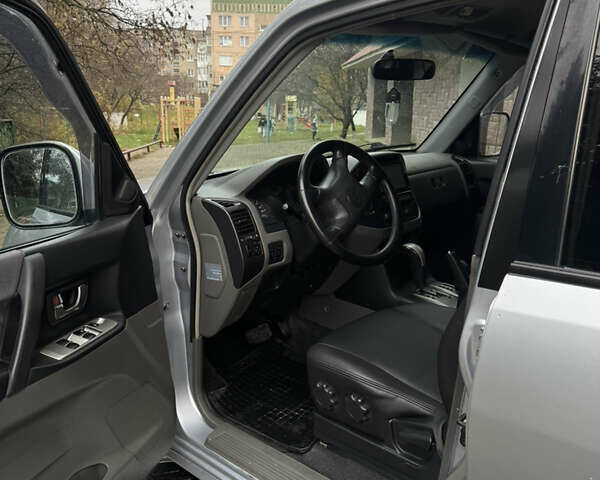 Серый Мицубиси Паджеро, объемом двигателя 3.2 л и пробегом 481 тыс. км за 7300 $, фото 12 на Automoto.ua