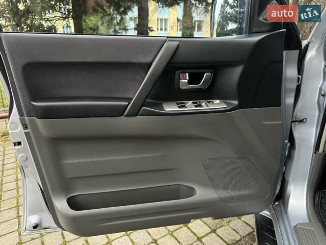 Серый Мицубиси Паджеро, объемом двигателя 3.2 л и пробегом 481 тыс. км за 7300 $, фото 26 на Automoto.ua