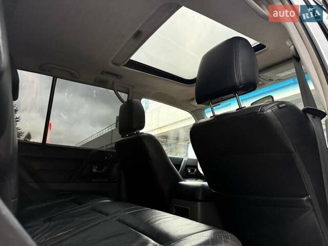 Серый Мицубиси Паджеро, объемом двигателя 3.5 л и пробегом 395 тыс. км за 5999 $, фото 45 на Automoto.ua