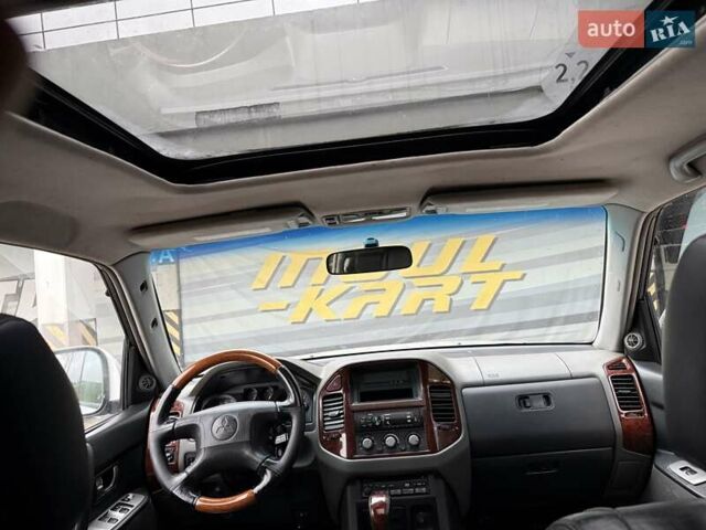 Серый Мицубиси Паджеро, объемом двигателя 3.5 л и пробегом 395 тыс. км за 5999 $, фото 34 на Automoto.ua