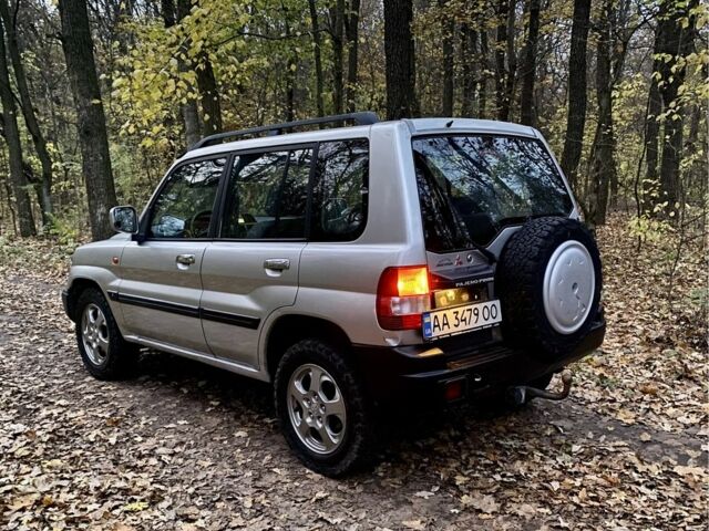 Серый Мицубиси Паджеро, объемом двигателя 2 л и пробегом 260 тыс. км за 4500 $, фото 2 на Automoto.ua