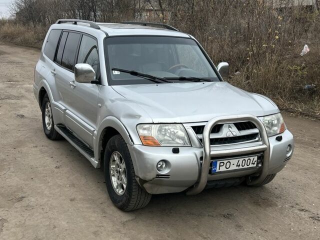 Сірий Міцубісі Паджеро, об'ємом двигуна 3.2 л та пробігом 333 тис. км за 4550 $, фото 2 на Automoto.ua