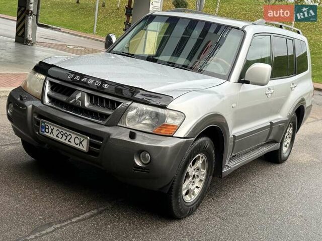 Серый Мицубиси Паджеро, объемом двигателя 3.5 л и пробегом 395 тыс. км за 5999 $, фото 26 на Automoto.ua