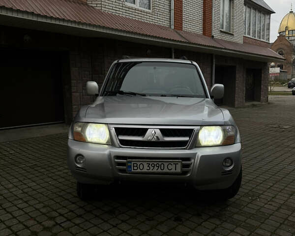 Серый Мицубиси Паджеро, объемом двигателя 3.2 л и пробегом 481 тыс. км за 7300 $, фото 2 на Automoto.ua