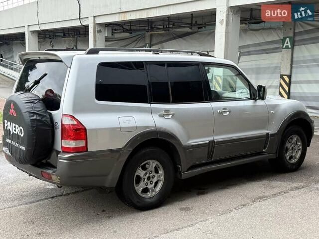 Серый Мицубиси Паджеро, объемом двигателя 3.5 л и пробегом 395 тыс. км за 5999 $, фото 5 на Automoto.ua
