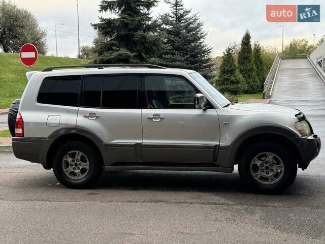 Серый Мицубиси Паджеро, объемом двигателя 3.5 л и пробегом 395 тыс. км за 5999 $, фото 14 на Automoto.ua