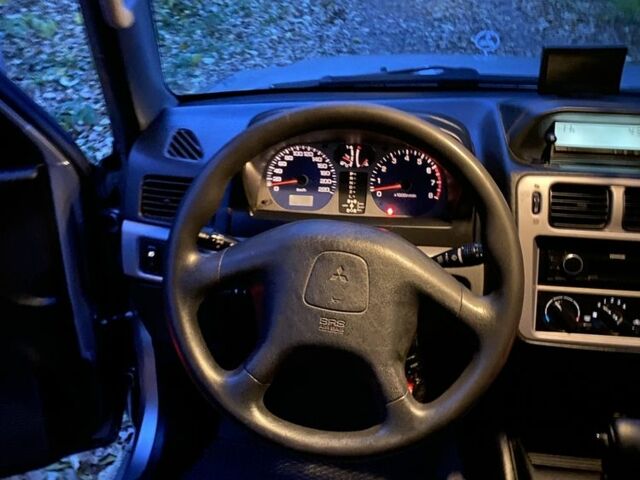 Серый Мицубиси Паджеро, объемом двигателя 2 л и пробегом 260 тыс. км за 4500 $, фото 9 на Automoto.ua