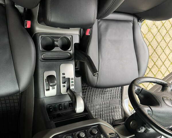 Серый Мицубиси Паджеро, объемом двигателя 3.2 л и пробегом 481 тыс. км за 7300 $, фото 22 на Automoto.ua