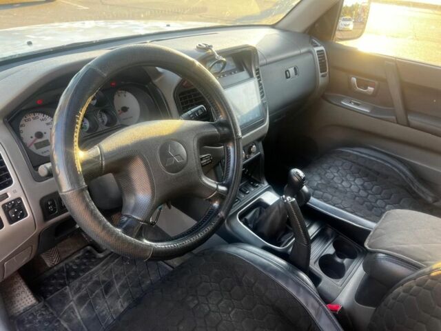Міцубісі Паджеро 2003 у Сумах на Automoto.ua Сірий Міцубісі Паджеро, об'ємом двигуна 3.2 л та пробігом 355 тис. км за 6500 $, фото 7 на Automoto.ua