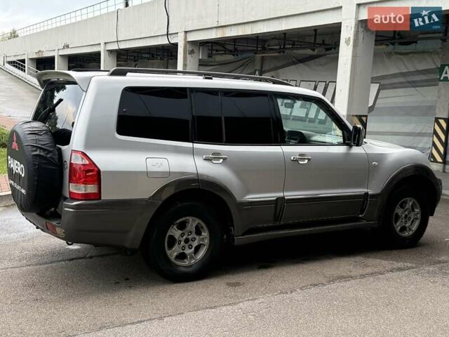 Серый Мицубиси Паджеро, объемом двигателя 3.5 л и пробегом 395 тыс. км за 5999 $, фото 19 на Automoto.ua