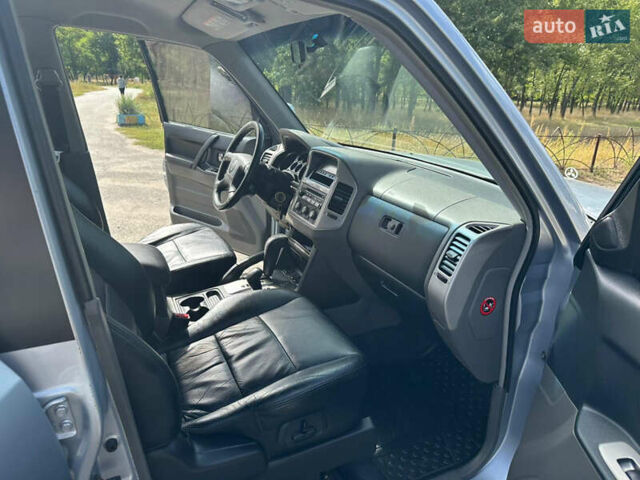 Серый Мицубиси Паджеро, объемом двигателя 3.5 л и пробегом 192 тыс. км за 7900 $, фото 11 на Automoto.ua