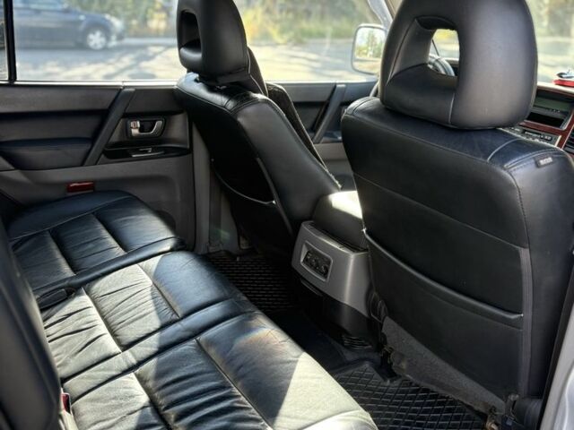 Серый Мицубиси Паджеро, объемом двигателя 3.2 л и пробегом 537 тыс. км за 5159 $, фото 7 на Automoto.ua