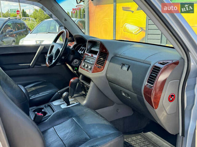 Серый Мицубиси Паджеро, объемом двигателя 3.2 л и пробегом 398 тыс. км за 7700 $, фото 33 на Automoto.ua