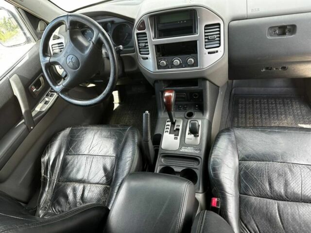 Сірий Міцубісі Паджеро, об'ємом двигуна 0 л та пробігом 320 тис. км за 3500 $, фото 3 на Automoto.ua