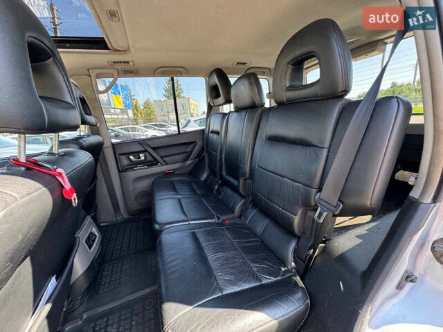 Серый Мицубиси Паджеро, объемом двигателя 3.2 л и пробегом 398 тыс. км за 7700 $, фото 47 на Automoto.ua