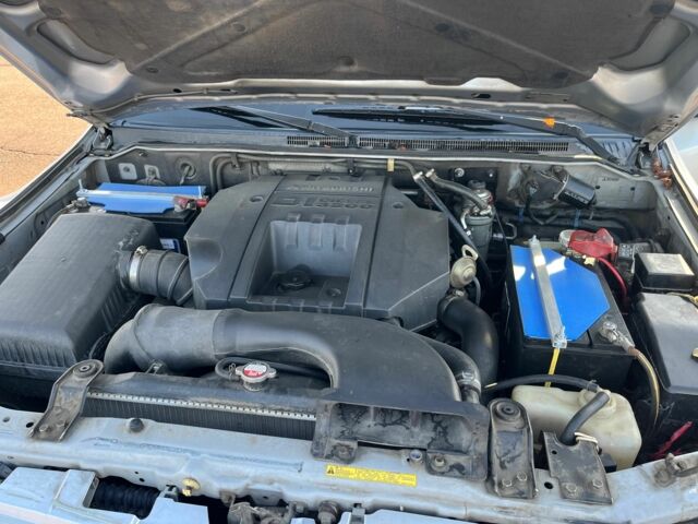 Серый Мицубиси Паджеро, объемом двигателя 3.2 л и пробегом 30 тыс. км за 8000 $, фото 8 на Automoto.ua