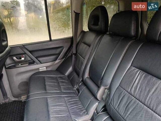 Серый Мицубиси Паджеро, объемом двигателя 3.5 л и пробегом 290 тыс. км за 7500 $, фото 9 на Automoto.ua
