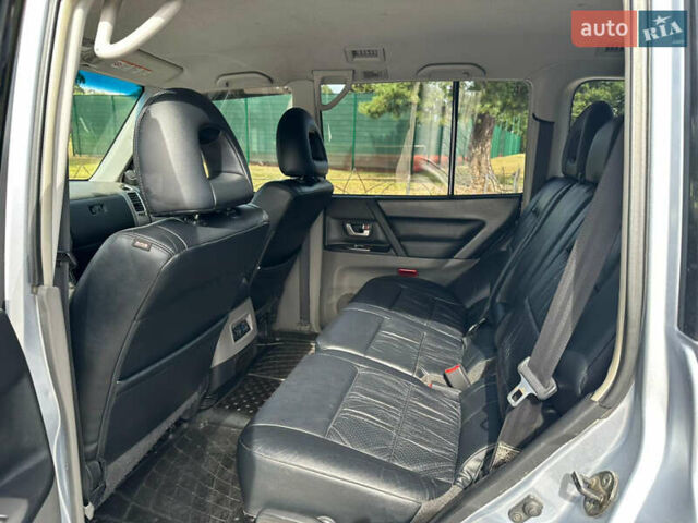 Серый Мицубиси Паджеро, объемом двигателя 3.5 л и пробегом 192 тыс. км за 7900 $, фото 17 на Automoto.ua